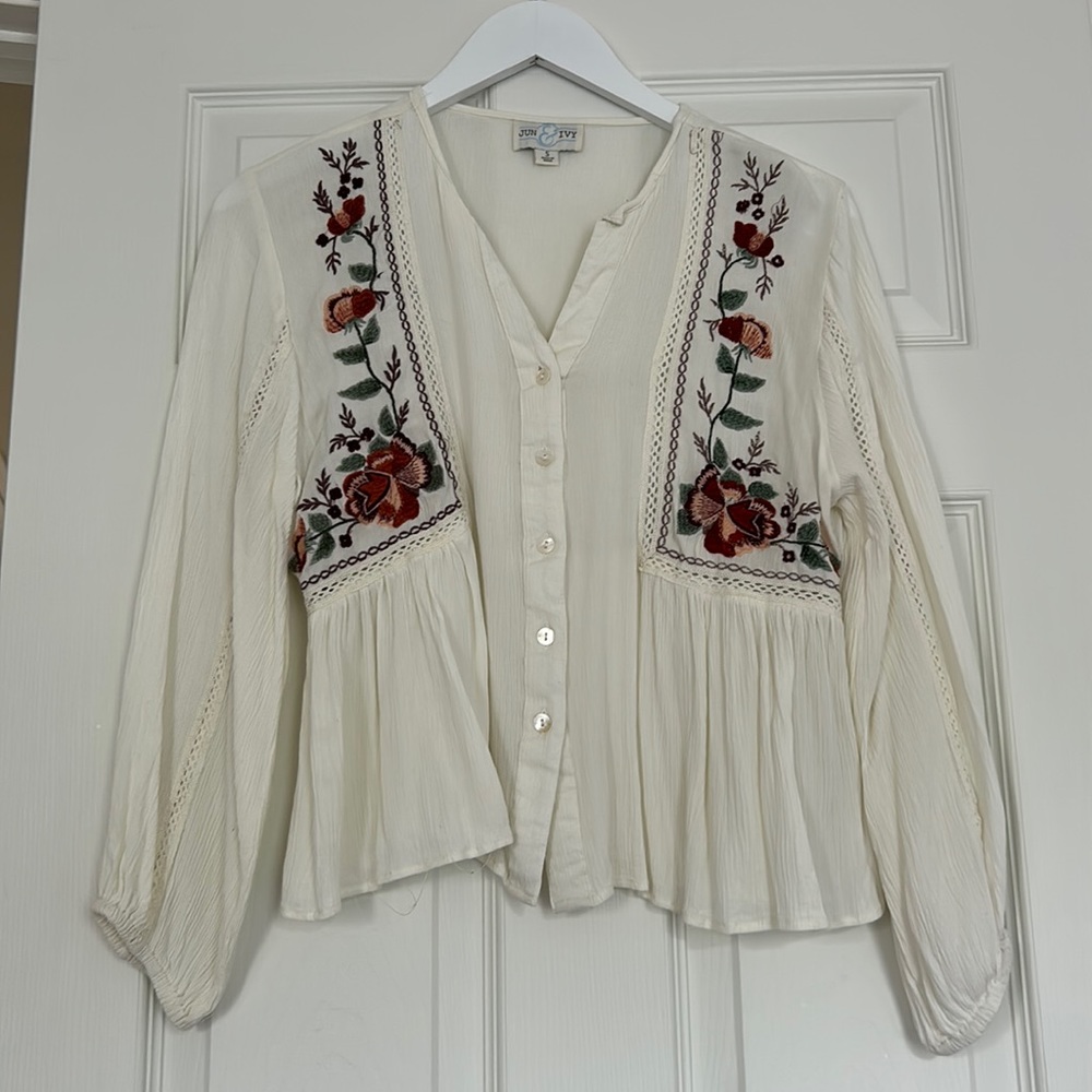 Jun & Ivy blouse, button up, floral, cream/white, small